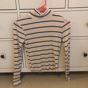 Long sleeved turtleneck